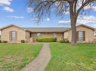 100 E Gruver Cir #102, Hewitt, TX 76643
