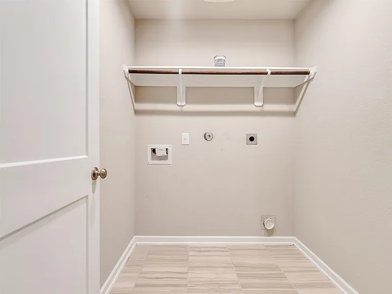 8510 Amber Bend Dr — Photo 37