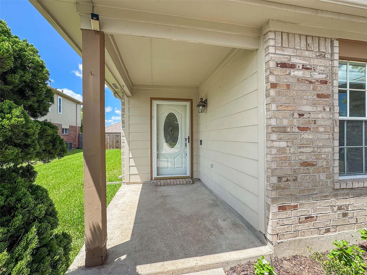 3 bed, 2.0 bath, 1680 sqft, $2,399 — Photo 3