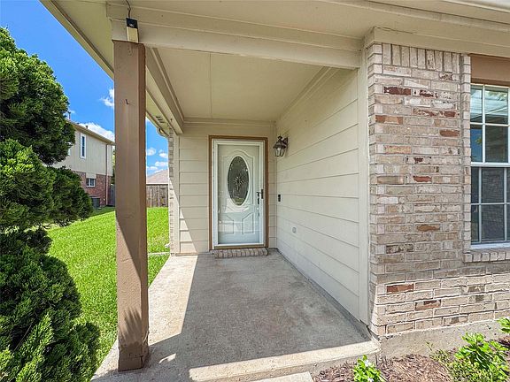 3rd image of 3209 Wheatmeadow Ct