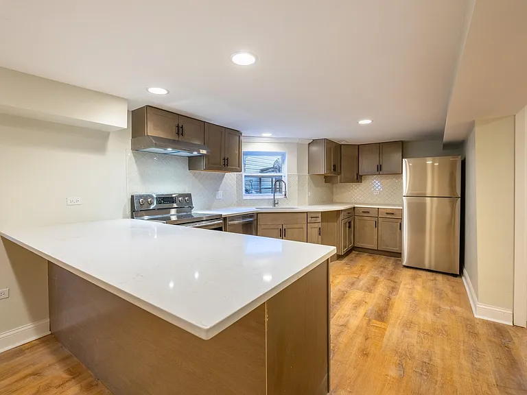 2235 N Springfield Ave #G — Photo 2