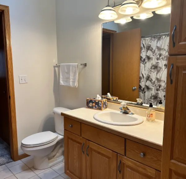 1058 Parkway Dr — Photo 6