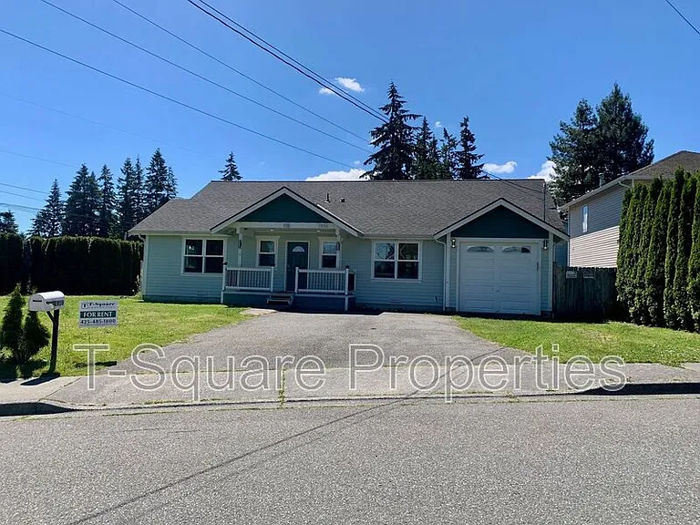 1916 60th St SE — Photo 1