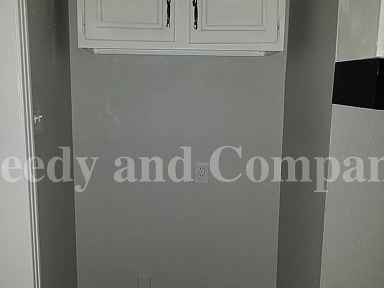 893 Linwood Rd — Photo 17