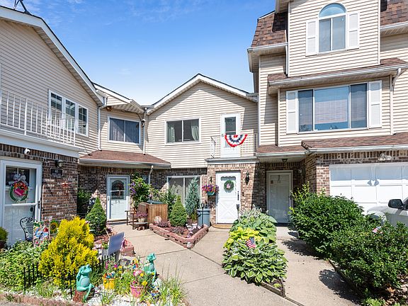 3rd image of 56 Zachary Ct