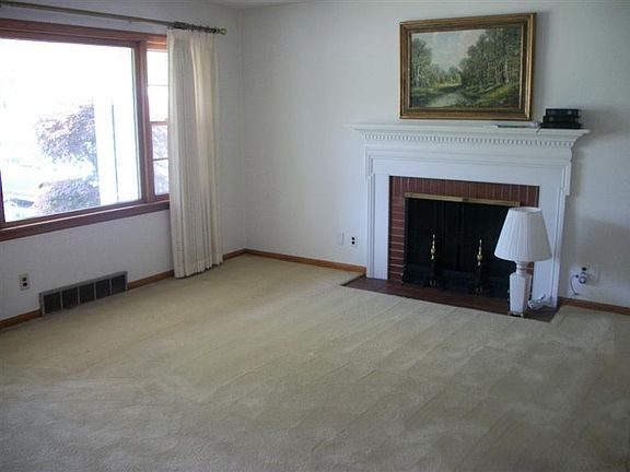 2nd image of 4400 Central Ave