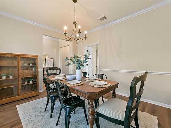 4th image of 417 Meadow Run Drive