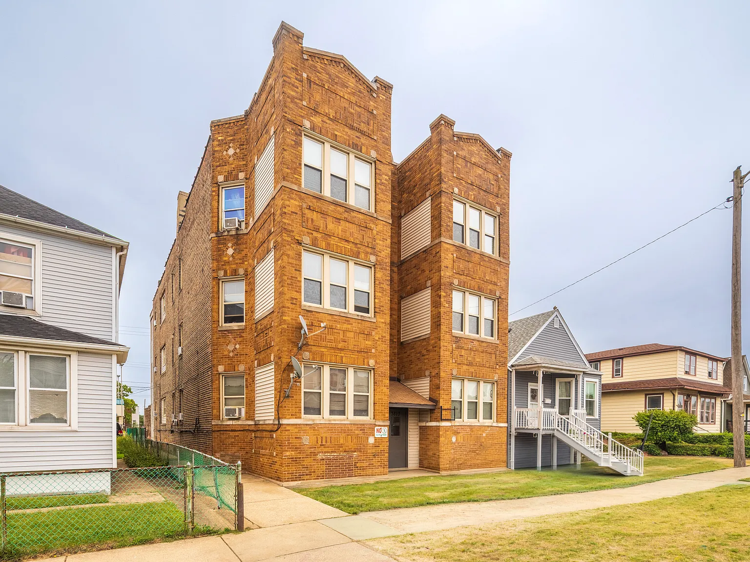 3 bed, $1,500 — Photo 1