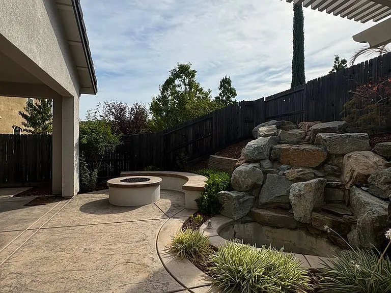 800 Valencia Ct — Photo 6