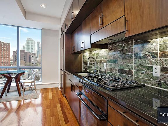 2nd image of 150 Myrtle Ave APT 707