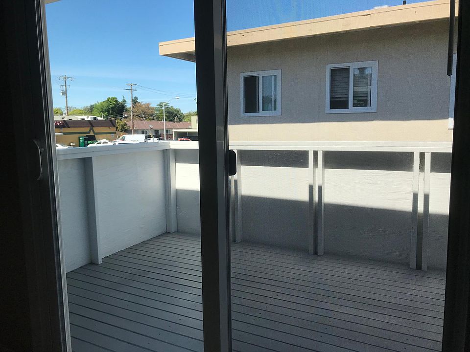 Large balcony (7 1/2 ft x 11 ft) off dining room gets the morning sun.
