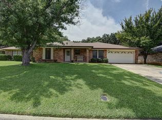 3414 Cotillion Dr, Arlington, TX 76017