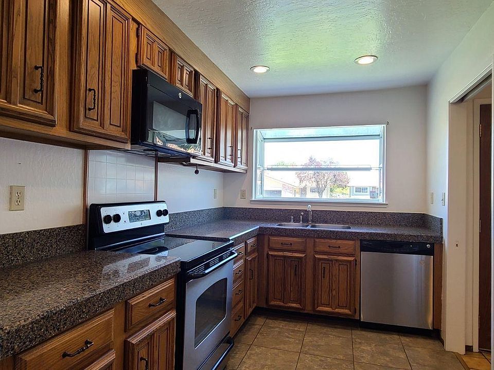2nd image of 106 Bryce Way