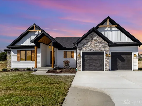 751 Lake Bluff Ct, Lebanon, OH 45036