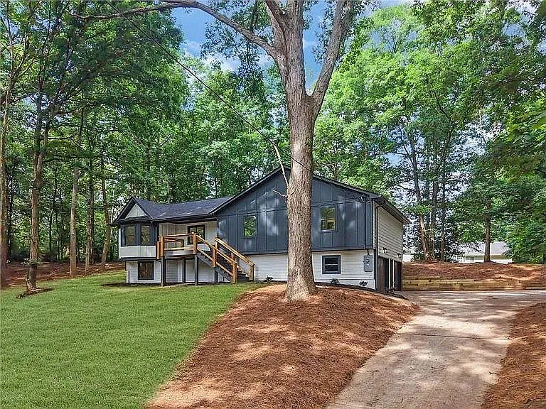 5 bed, 3.0 bath, 3226 sqft, $3,500 — Photo 4