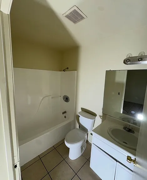 13750 Vanowen St #14 — Photo 17