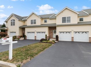 105 Sharon Dr, Moosic, PA 18507