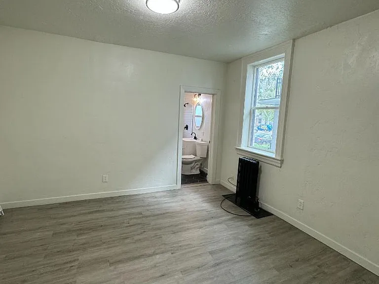 376 E Broadway #3 — Photo 5