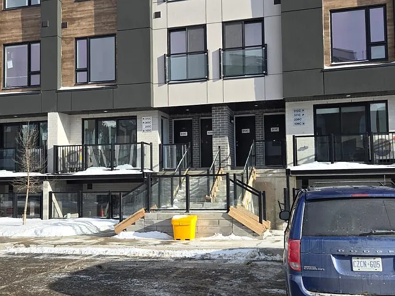 16 Melbourne Ave #310C — Photo 1