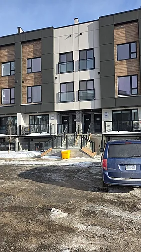 16 Melbourne Ave Photo 1