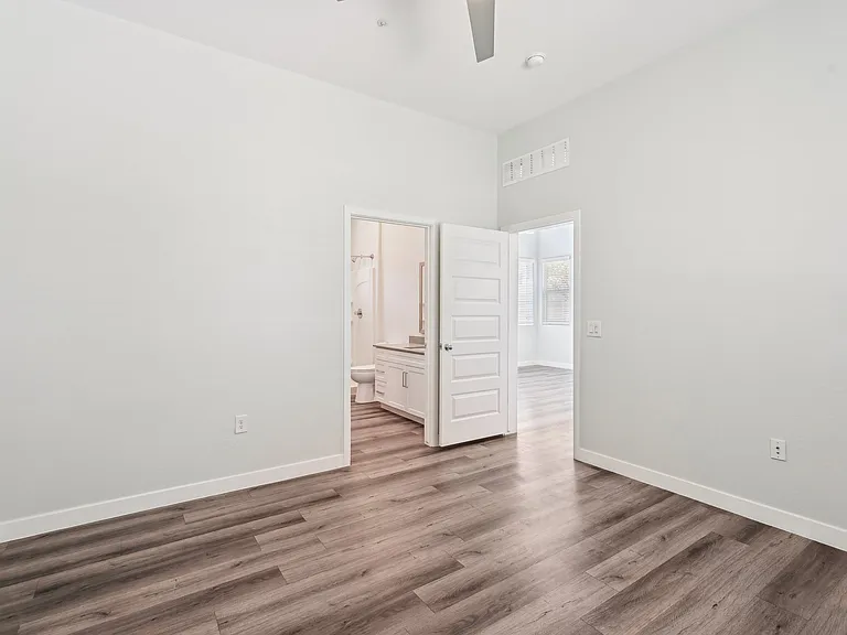 Baseline on 16 — Photo 62
