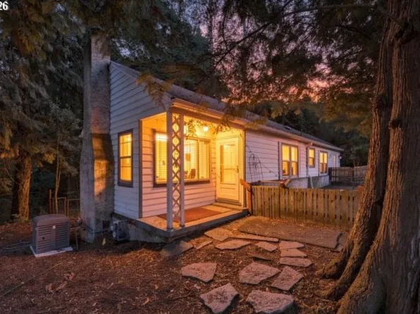 2211 SW Martha St, Portland, OR 97239