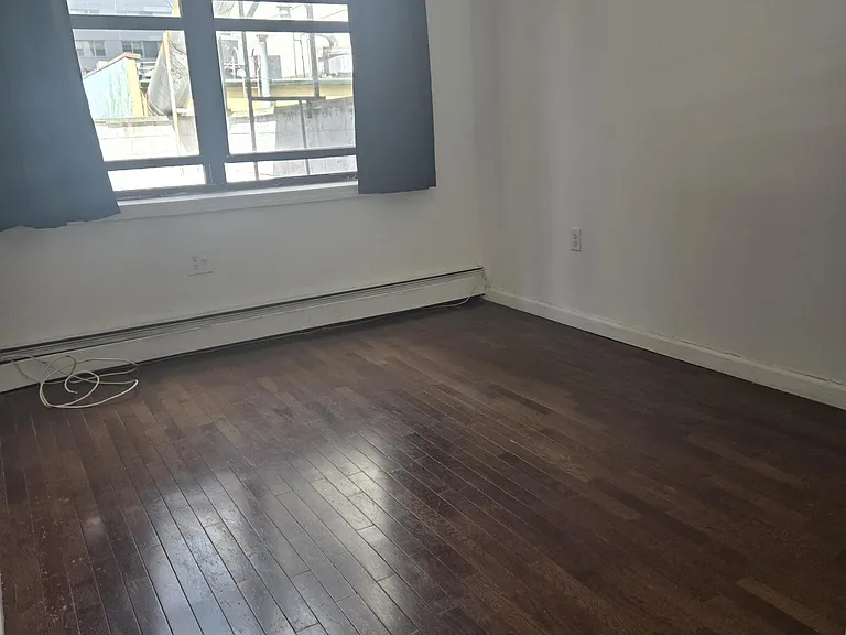 155 E 33rd St #3R — Photo 3