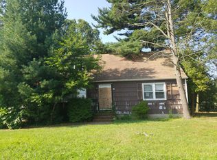697 N Erie Ave, Lindenhurst, NY 11757