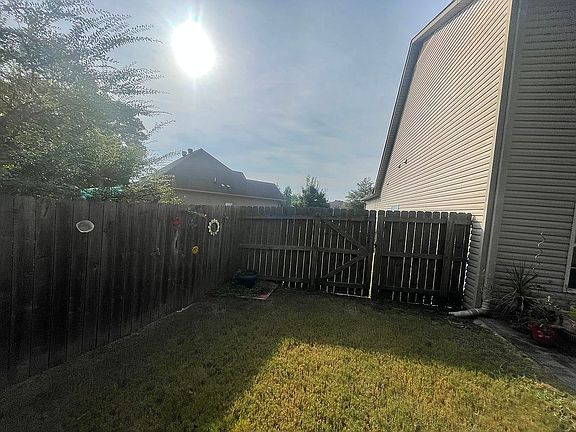 5th image of 891 Meriweather Dr
