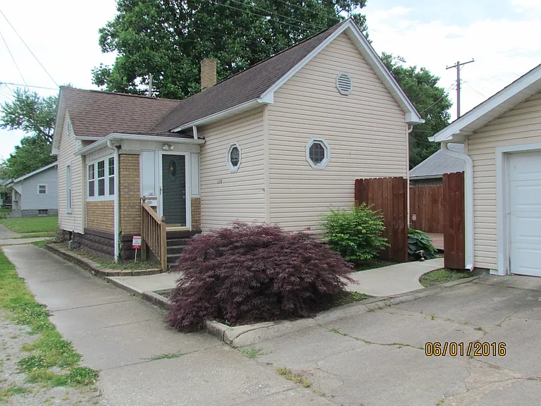 1115 Delaware Ave — Photo 2
