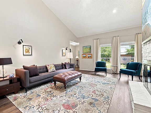 5th image of 8107 Middle Ct