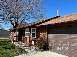 602 E Willow Brook Dr, Meridian, ID 83646