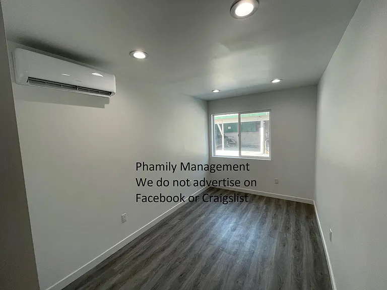 155 N Meridith Ave — Photo 5