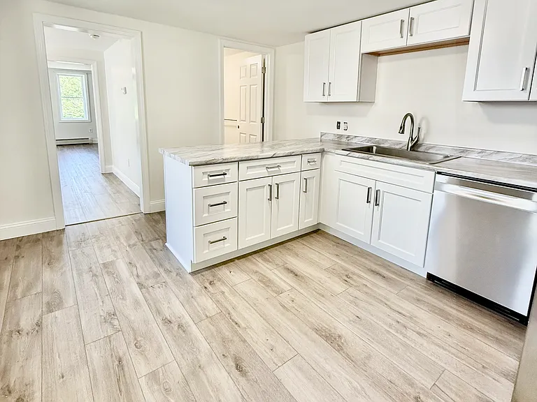 29 Elm St #B — Photo 8