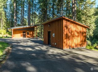 8475 Kalama River Rd, Kalama, WA 98625