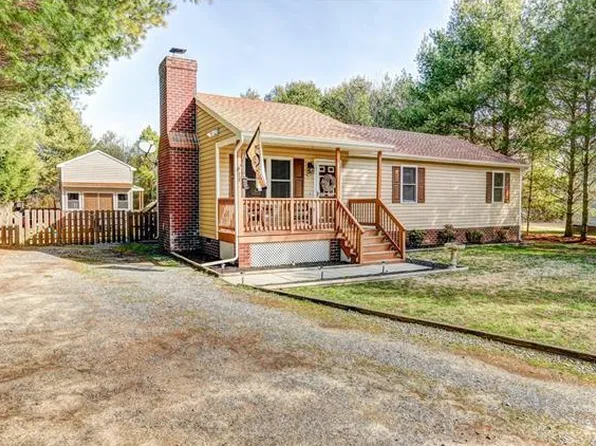 15 White Pine Ct, Aylett, VA 23009