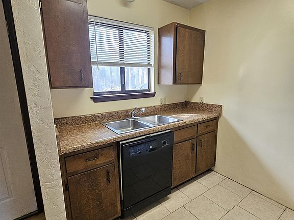 5th image of 3714 Rockbrook Dr #C