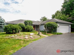 260 Mockingbird Ln, North Barrington, IL 60010