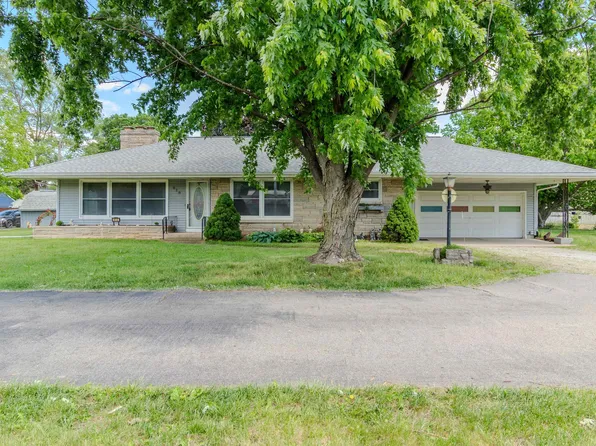 410 Radio City Dr, North Pekin, IL 61554