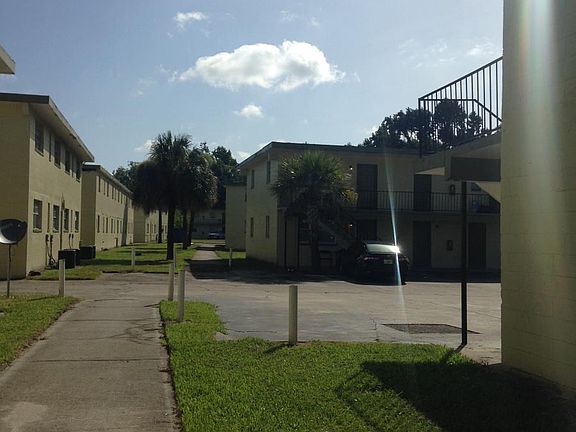 3rd image of 5141 Shenandoah Ave APT 9