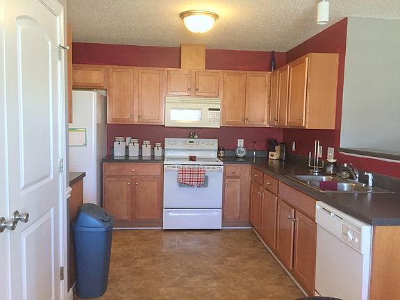 4th image of 2301 B Saddleback Dr
