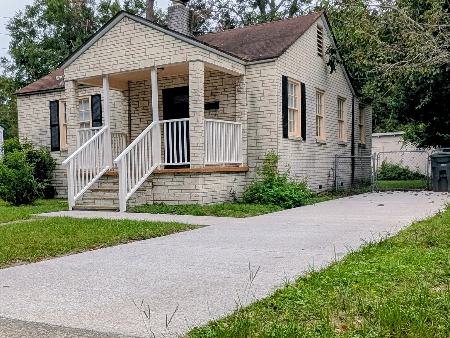 2 bed, 1300 sqft, $1,750 — Photo 1