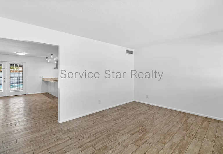 923 E Wesleyan Dr — Photo 5