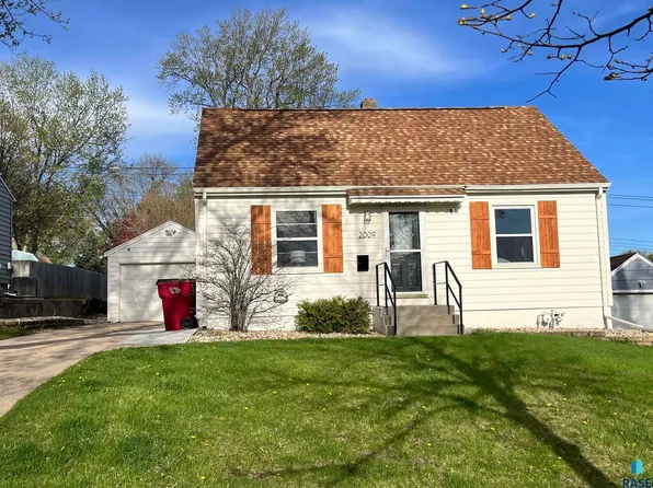 2009 S Willow Ave, Sioux Falls, SD 57105