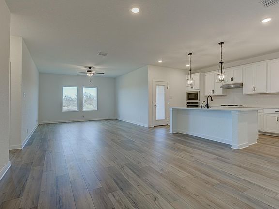 The Wilder - Hayes Interior Image 7