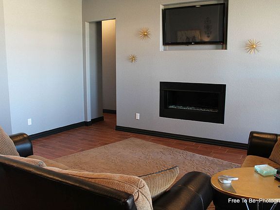 3rd image of 802 Coulter Dr