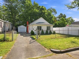 15 Alice St, Springfield, MA 01109
