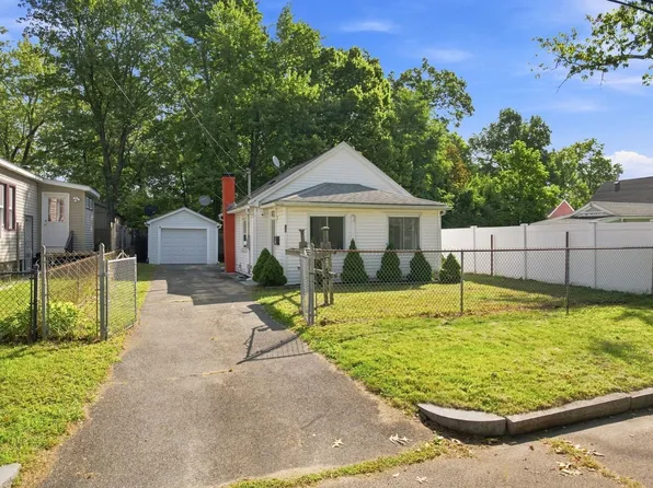 15 Alice St, Springfield, MA 01109