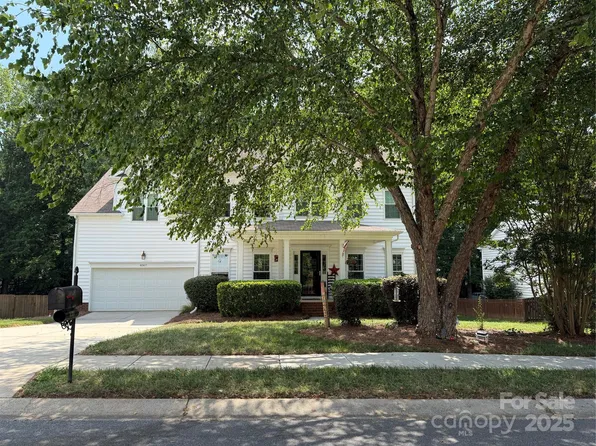 8307 Beardsley Dr, Charlotte, NC 28269