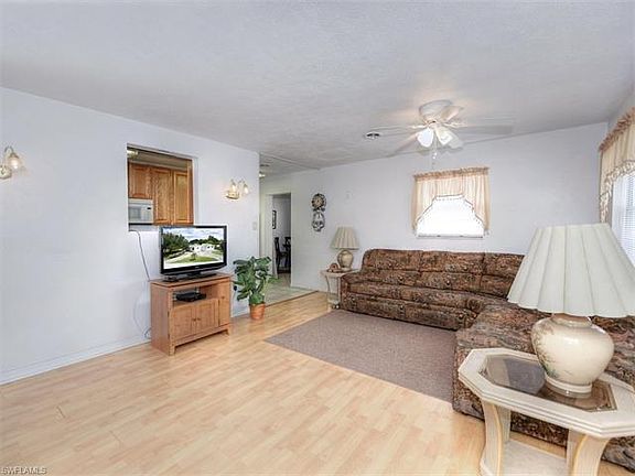5th image of 922 Orange Blossom Ln